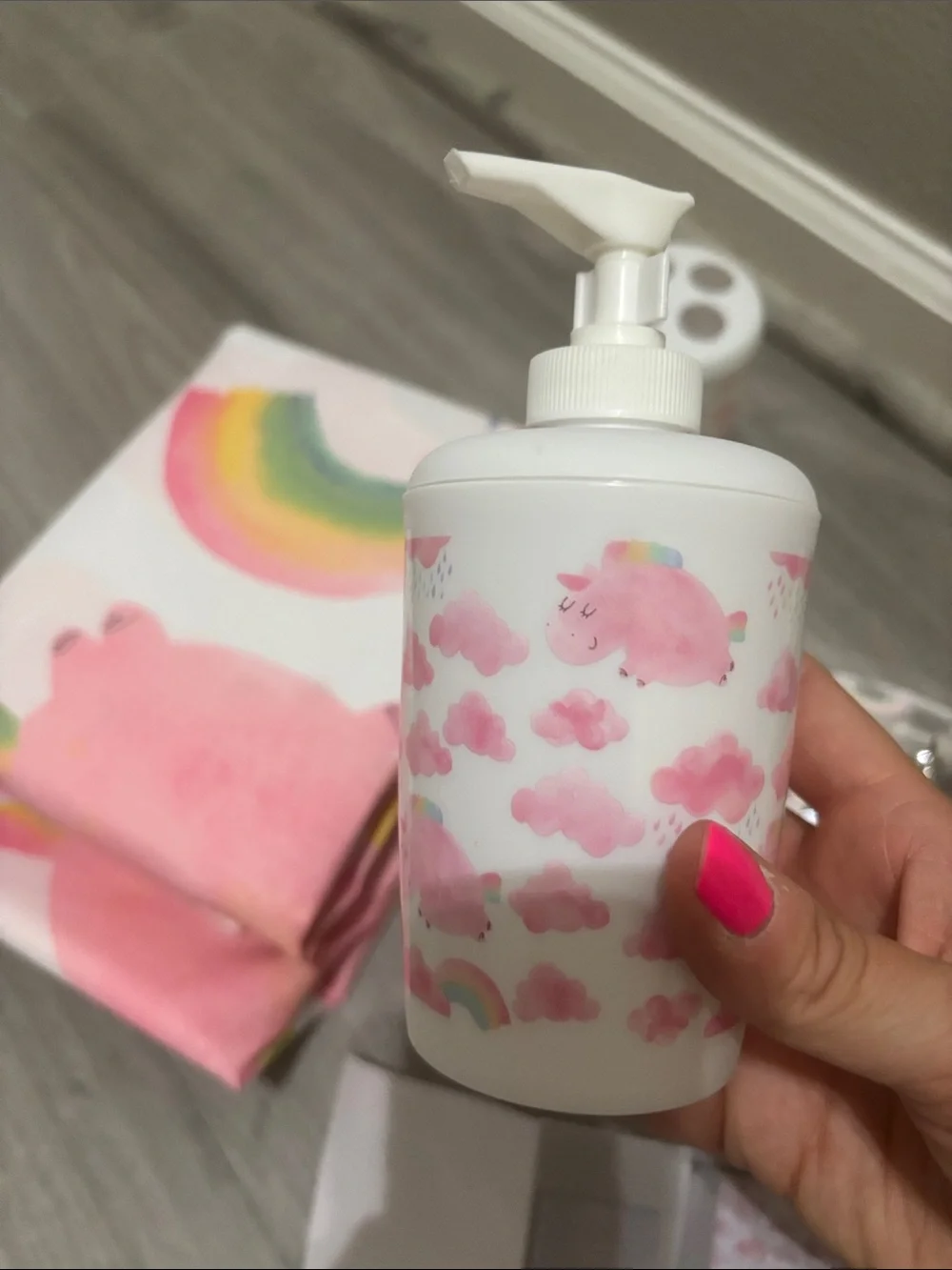 NWOT Olivia & Finn 15 piece bath set